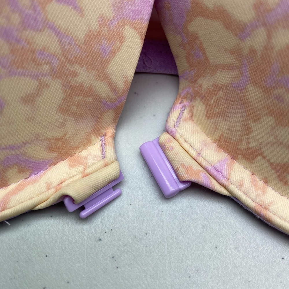 PINK by VS CREM/PNK Lightly Lined Underwire 32DD. *P1004 - Picture 2 of 5
